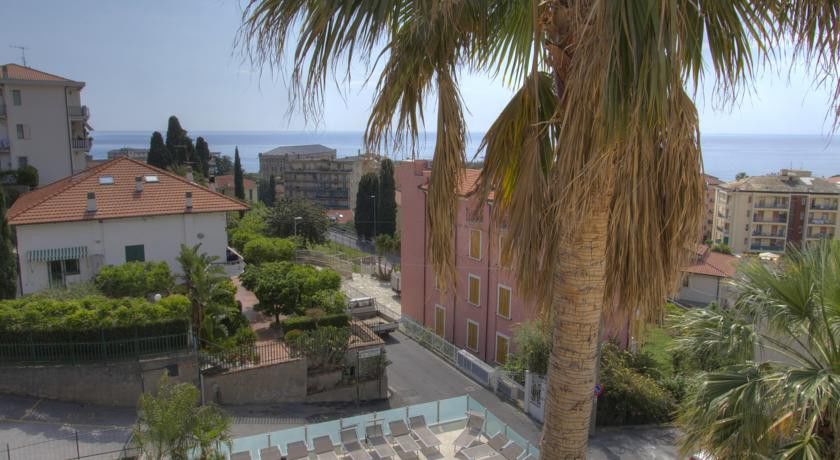 Hotel Casella Pietra Ligure Exterior foto